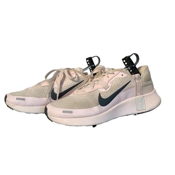 NIKE | Women’s Reposto Sneaker -‎ Sz 9.5 - Picture 3 of 12